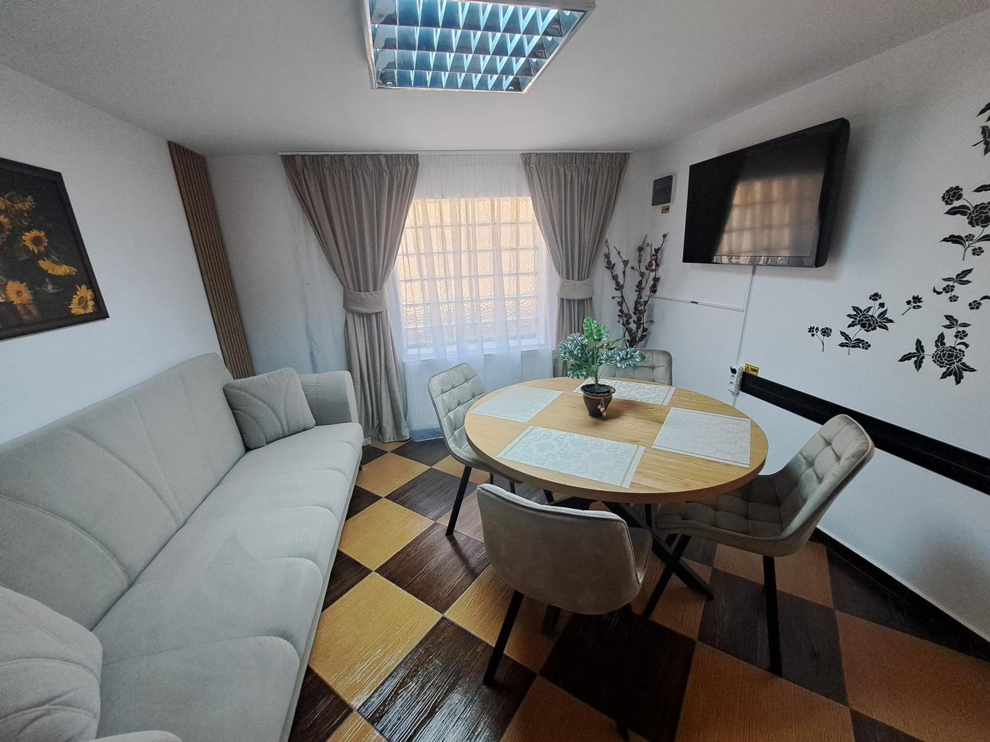 Shelby Accommodation -Adult Only- Sinaia Exterior foto